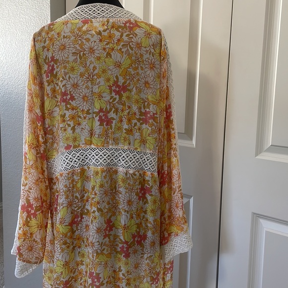 NWOT Idyllwind Fueled by Miranda Lambert Yellow Floral & Lace Duster Kimono - Picture 6 of 7